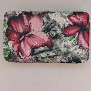 4 for $10 // Floral clutch